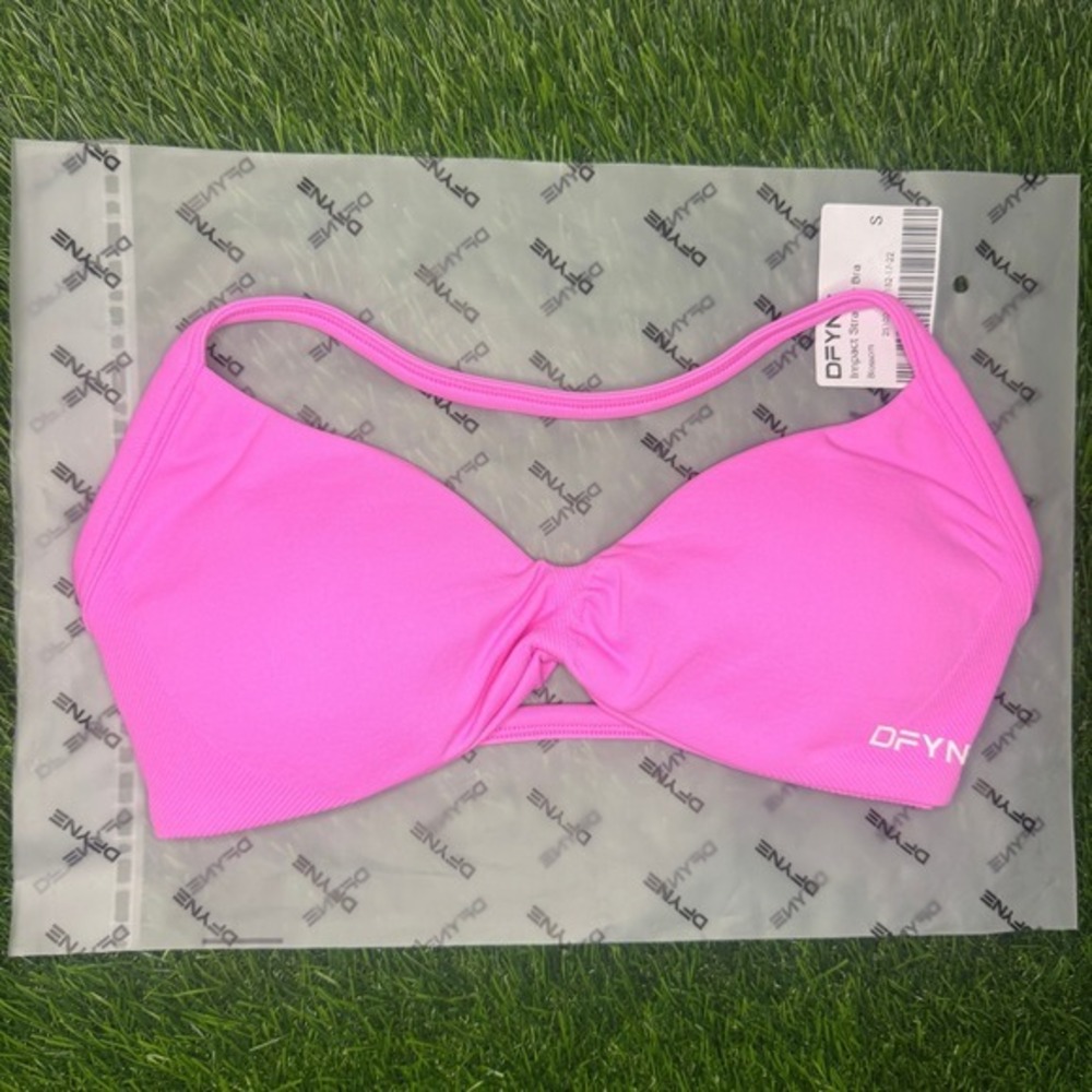 DFYNE Pink Sports Bra - Women’s Lightweight Support